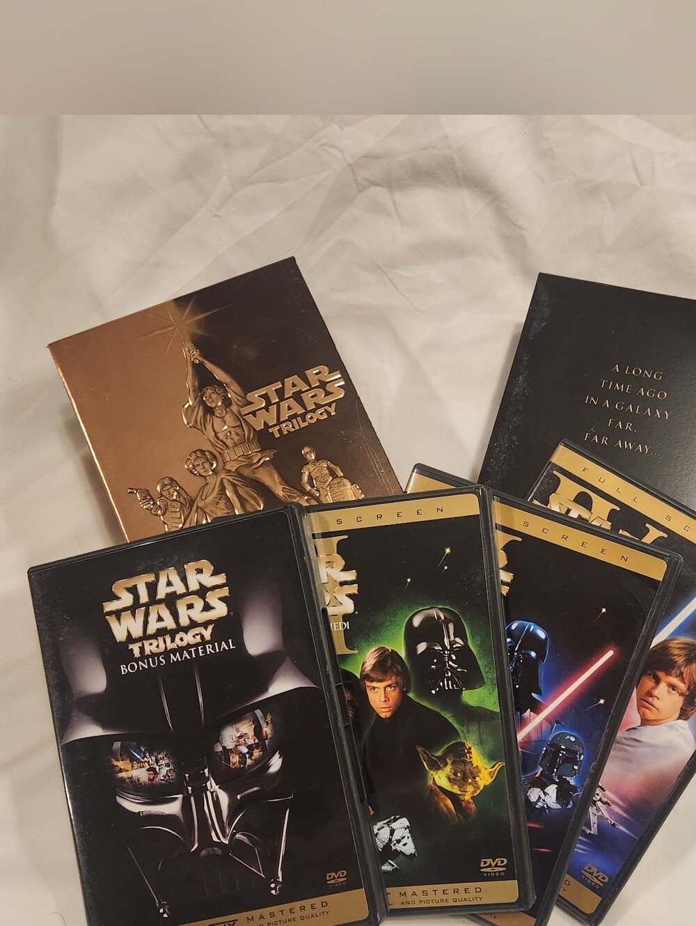 Star Wars Trilogy DVD Set Plus Bonus Material DVD 4-Disc Boxed Set